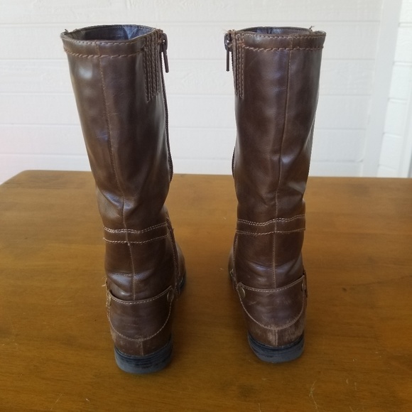 Boots. Size 1 - Picture 3 of 6